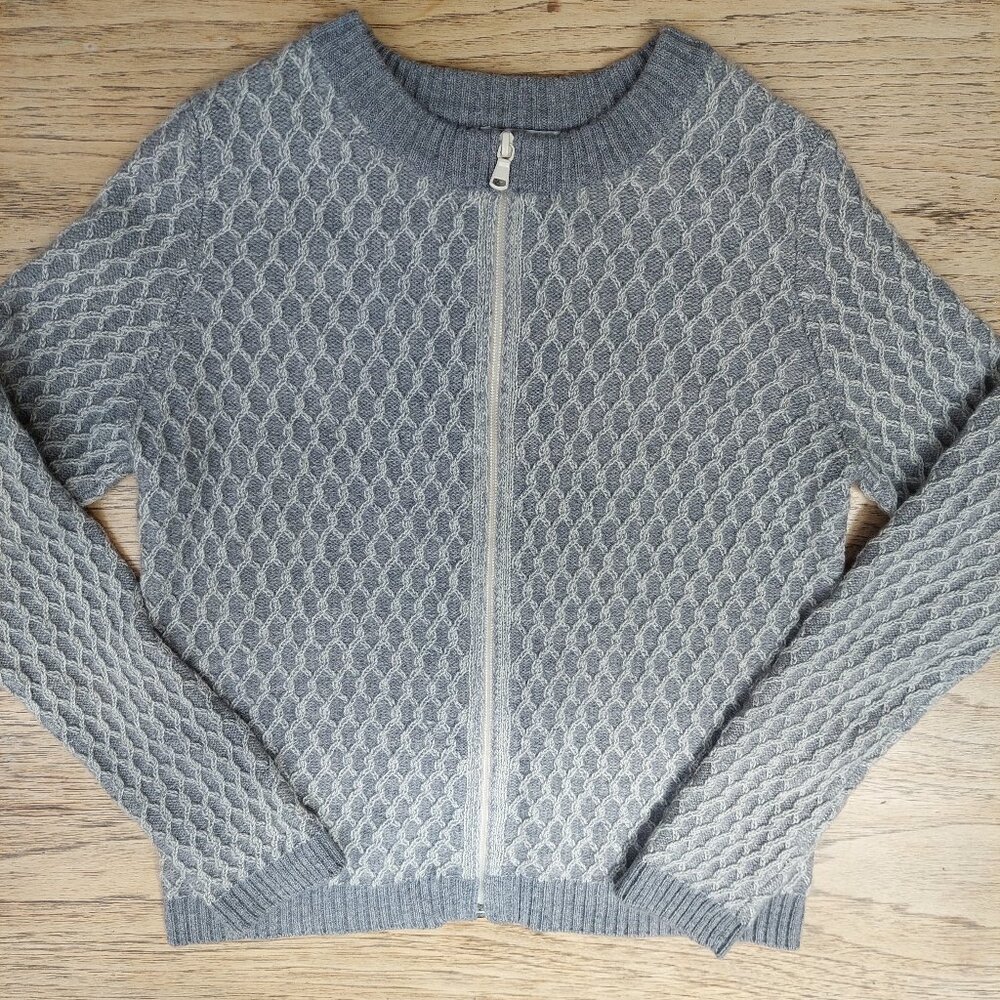 Elegant Gray Women's Cardigan
100% Cashmere